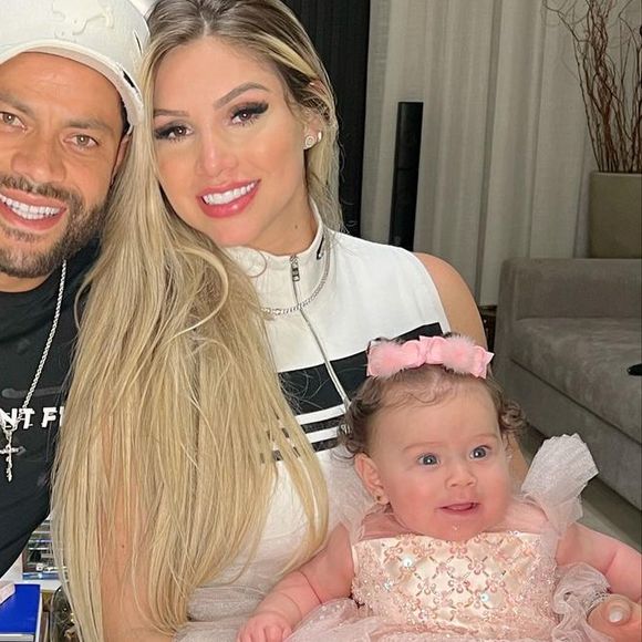 Fotos da família de Hulk foram bastante elogiadas nas redes sociais