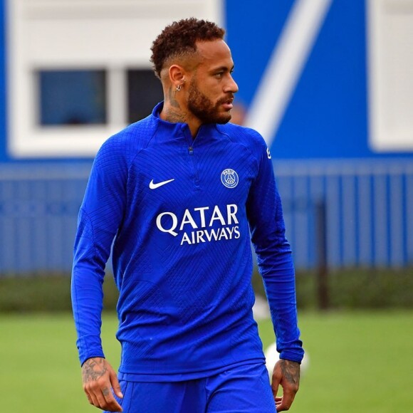 Neymar tem sido notícia por supostos affairs com várias pessoas