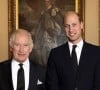 Na foto oficial da família real estão o rei Charles III e a mulher, Camilla, além de William e Kate