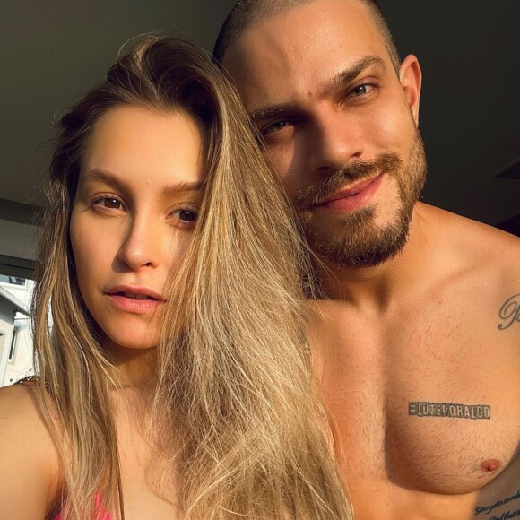 Carla Diaz e Felipe Becari assumiram namoro em dezembro de 2021