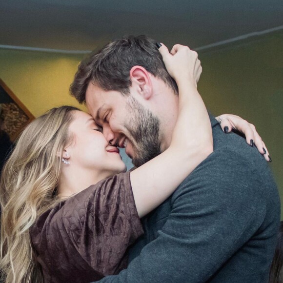 Carla Diaz e Felipe Becari costumam trocar declarações nas redes sociais