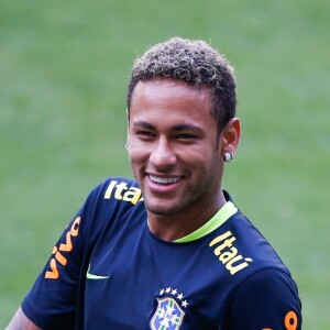 Atitude de Neymar dividiu opiniões nas redes sociais