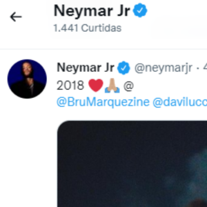 Neymar deu like em uma foto em que aparece com Bruna Marquezine e o filho, Davi