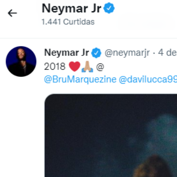 Neymar deu like em uma foto em que aparece com Bruna Marquezine e o filho, Davi