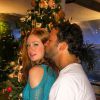 Marina Ruy Barbosa posta foto romântica com o namorado, Caio Nabuco, em clima de Natal e divide opiniões dos fãs no Instagram, nesta quinta-feira, 25 de dezembro de 2014