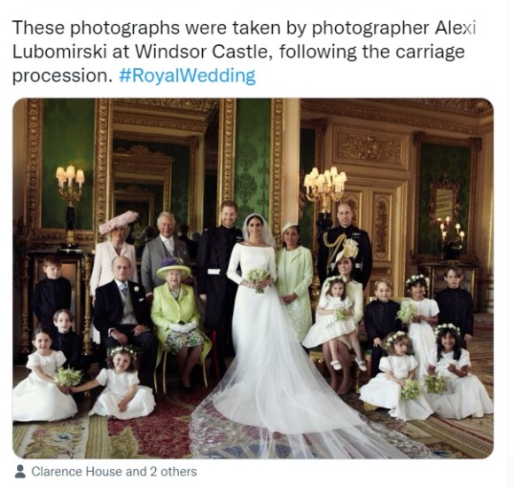 Foto mantida por Rei Charles III é do casamento de Harry e Meghan