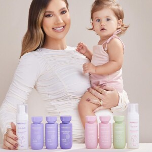 Virgínia Fonseca posa com Maria Alice na campanha de sua nova marca, Maria's Baby