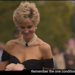 Elizabeth Debicki revelou ter recebido parabéns por usar o vestido icônico de Princesa Diana: 'Me fascinou como as pessoas estavam em transe com aquele vestido'