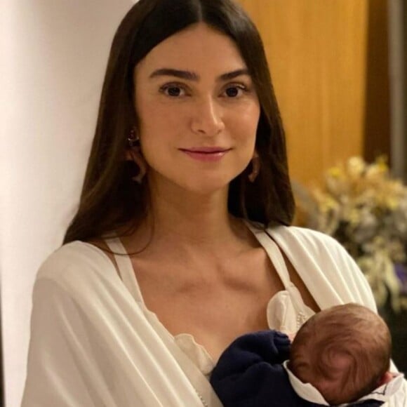 Thaila Ayala não esconde dos seguidoes os momentos vividos com a gestação