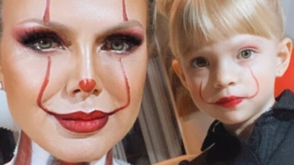 Eliana sofre duras críticas após postar foto com a filha fantasiada para o Halloween: 'Decepção'