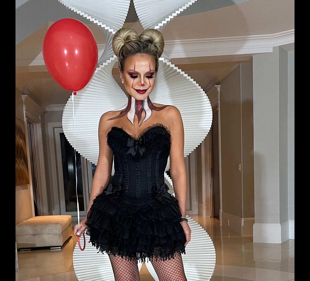 Halloween: Família de Eliana surpreende e arrasa com fantasia criativa.  Fotos! - EG NEWS