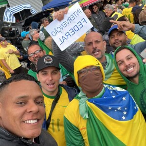 Robinho, condenado por estupro na Itália, foi flagrado em manifestação antidemocrática