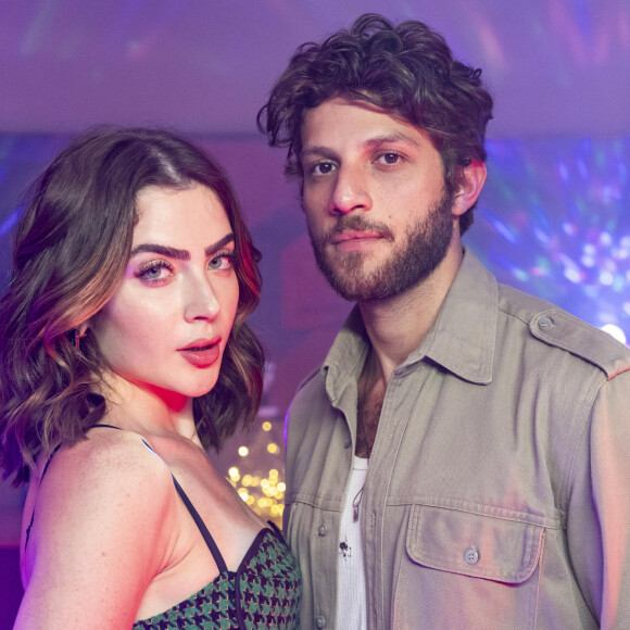 Chay Suede e Jade Picon são destaques em Travessia, novela das 21h