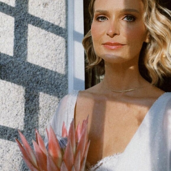 Buquê de noiva boho escolhido por Fernanda Rodrigues tem flor protea como protagonista