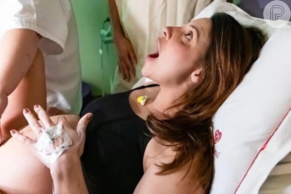 Camila Rodrigues compartilhou imagens do parto do primeiro filho
