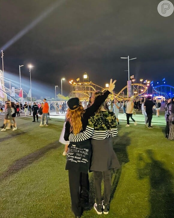 No Rock In Rio, Fernanda Souza e Eduarda Porto fizeram foto discreta, mas muito fofa