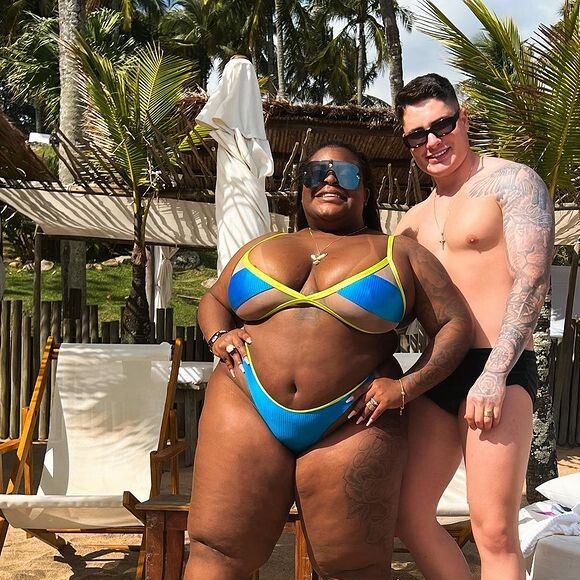 Jojo Todynho sempre aposta em modelos ousados de biquíni para garantir bronze