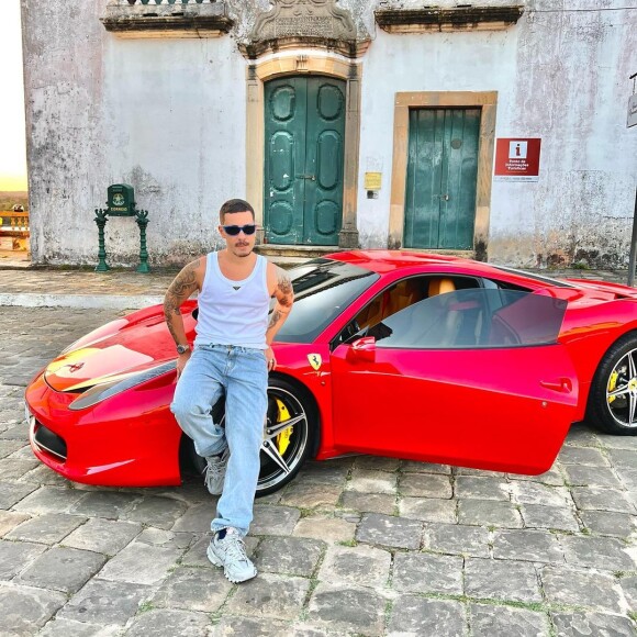 Carlinhos Maia comprou mansão milionária em Alphaville