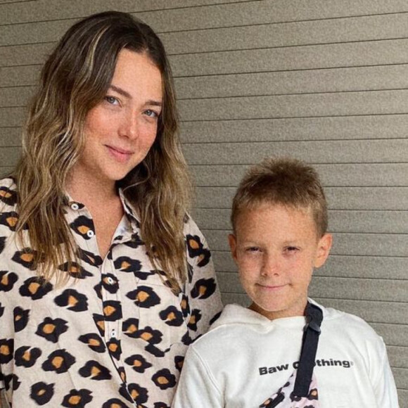 Bruna Marquezine deixou de seguir Carol Dantas, que é mãe de Davi Luca