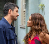 Brisa (Lucy Alves) e Oto (Romulo Estrela) estão namorando na novela 'Travessia' após declaração de amor do hacker