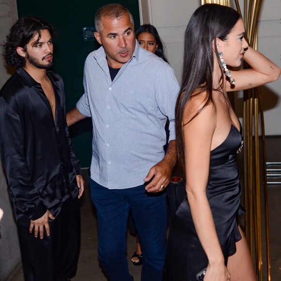 Bruna Marquezine foi fotografada novamente ao lado do ator Xolo Maridueña