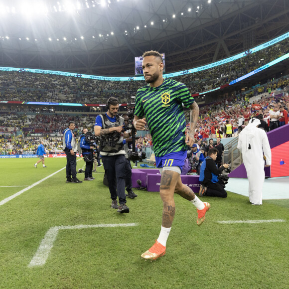 Neymar teve uma entorse no tornozelo direito