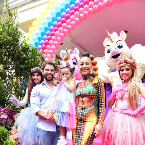 Aniversário da filha de Sabrina Sato e Duda Nagle teve como tema 'Terra Encantada da Zoe'