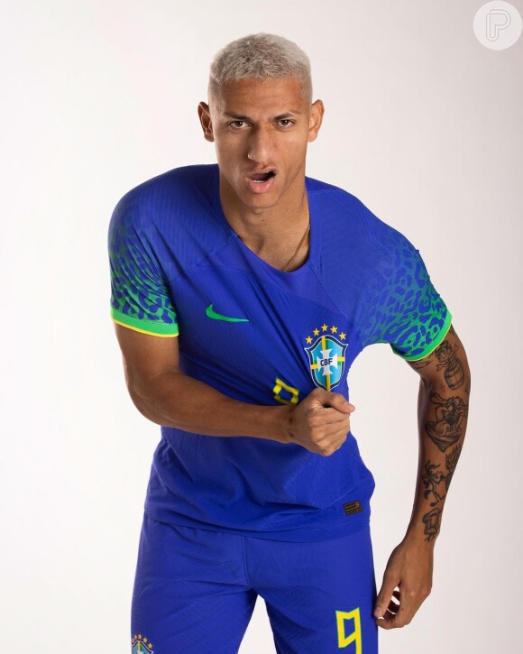 Camisa nove da seleção brasileira, Richarlison revelou que ficaria com Anitta