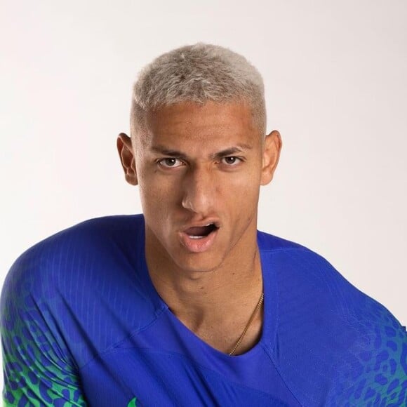 Camisa nove da seleção brasileira, Richarlison revelou que ficaria com Anitta