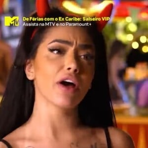 MC Mirella deu beijo em Maria Venture e simulou sexo oral no 'De Férias com o Ex: Salseiro VIP'