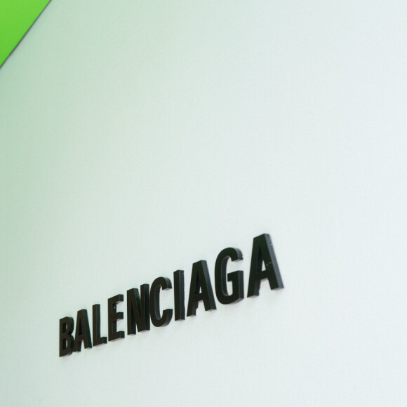 Balenciaga decidiu processar produtora responsável por campanha polêmica