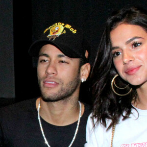 Bruna Marquezine deu declarações sobre como o rótulo de 'namorada do Neymar' prejudicou sua carreira e até sua autoestima profissional no passado