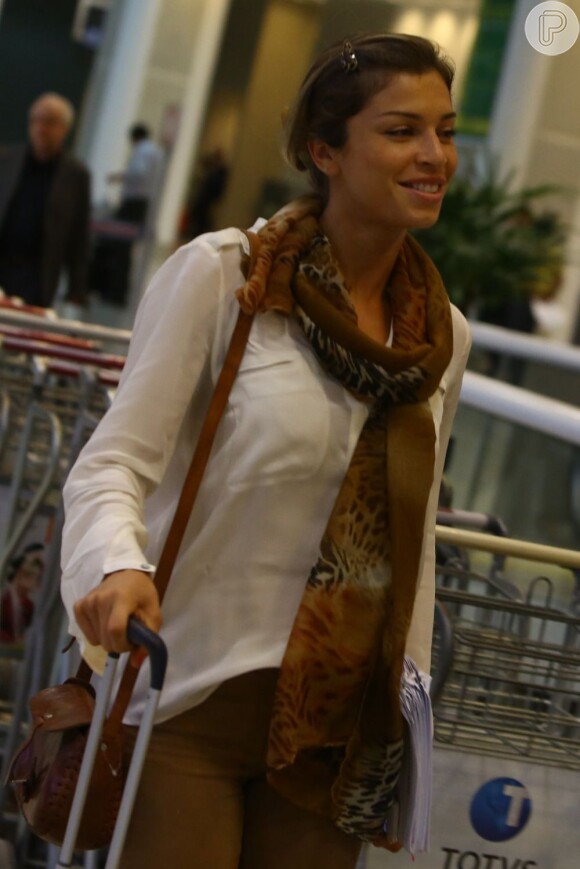 Grazi Massafera é flagrada no aeroporto Santos Dumont, no Rio de Janeiro, em 27 de março de 2013