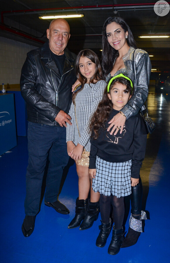 Daniela Albuquerque e a família prestigiaram show de Harry Styles no Allianz Parque, em São Paulo
