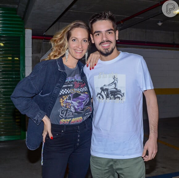 João Guilherme Silva com a namorada, Schynaider Moura, em show de Harry Styles em São Paulo