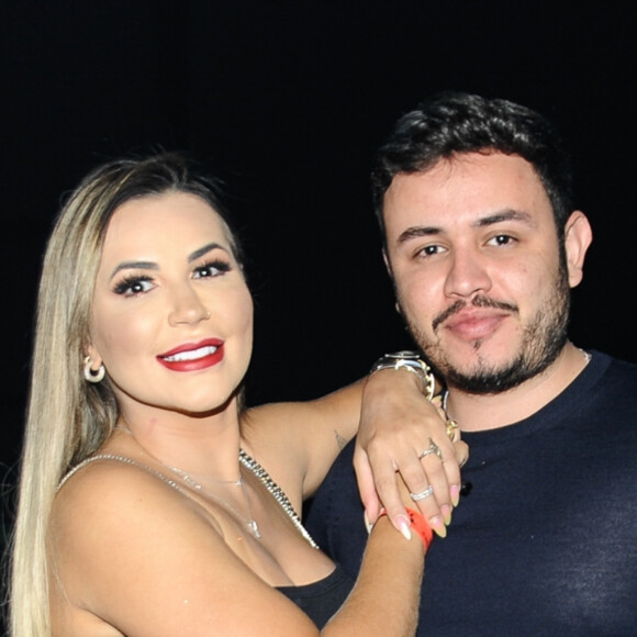 Deolane Bezerra namorou Antonio Mandarrari depois da morte de MC Kevin