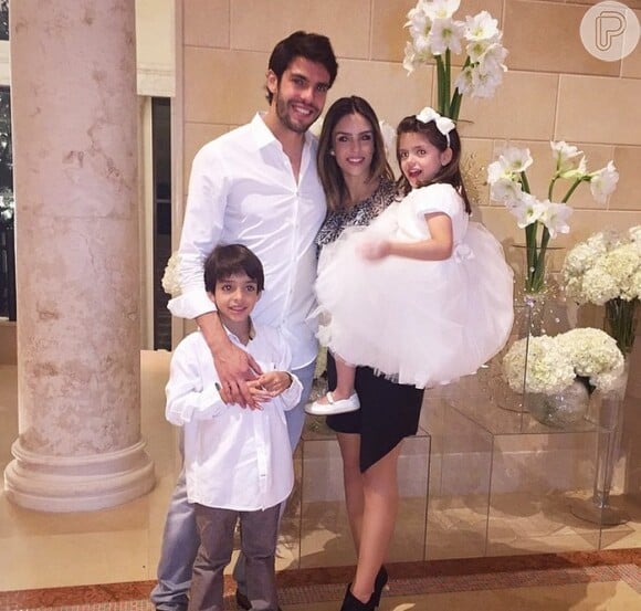 Kaká e Carol Celico passaram a virada de ano felizes com os filhos