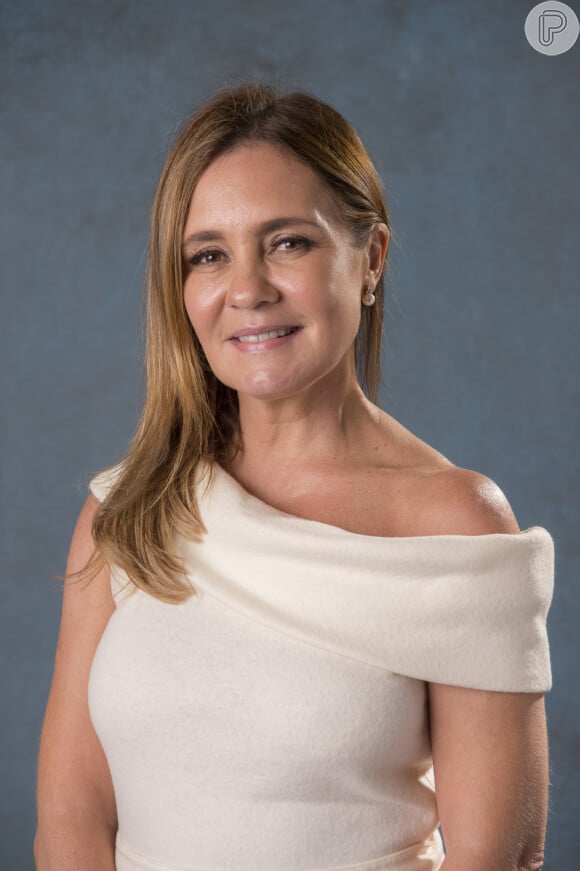 Adriana Esteves foi mais uma das artistas que teve o contrato fixo com a TV Globo renovado em 2021