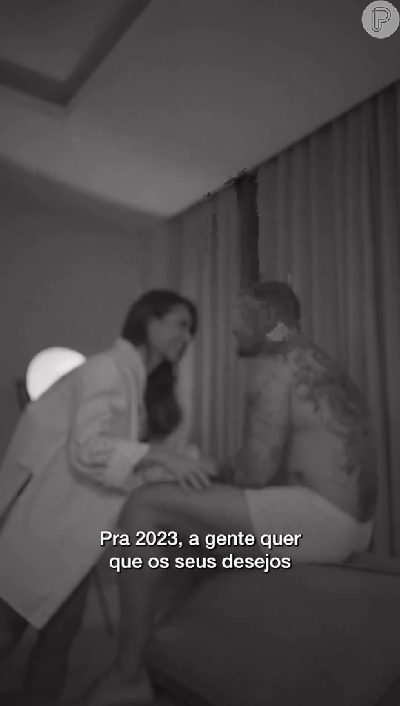 De roupas íntimas, Paolla Oliveira e Diogo Nogueira apareceram na cama em vídeo de campanha