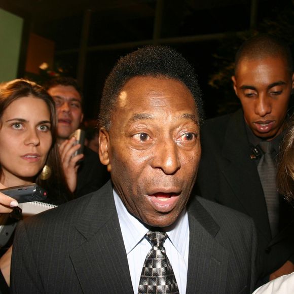Pelé teve três casamentos, 7 filhos, e namorou Xuxa