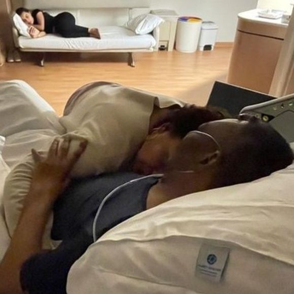 Última foto de Pelé: filha compartilhou clique com o pai hospitalizado nos últimos momentos de vida