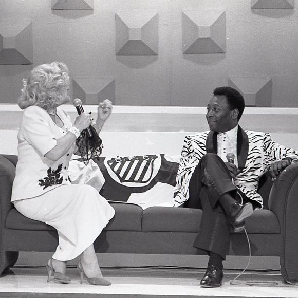 Pelé ao lado de Hebe Camargo em outubro de 1992 no programa dela no SBT