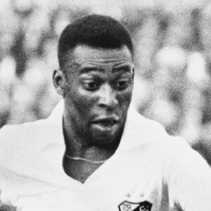 Pelé colecionou diversos títulos pelo Santos, único clube que defendeu no Brasil