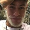 Neymar pintou a barba de branco para comemorar o Natal, que passou no Brasil