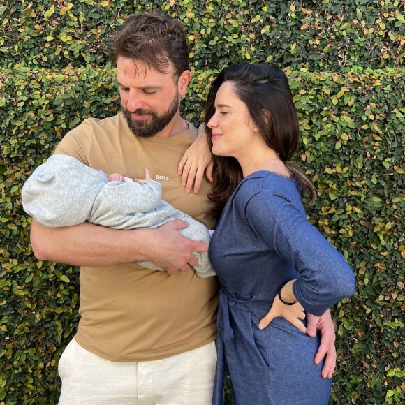 Fernanda Vasconcellos e Cássio Reis evitam expor o filho nas redes sociais