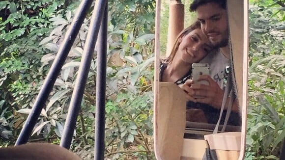 Kaká posta foto em clima de romance com Carol Celico, após reconciliação
