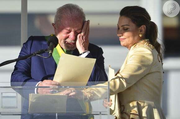 Lula chorou muito durante a cerimônia, marcada pela emoção
