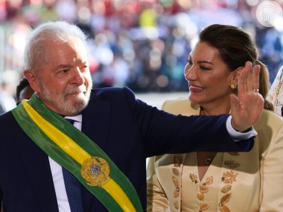 Entre lágrimas, Lula recebeu o carinho do povo