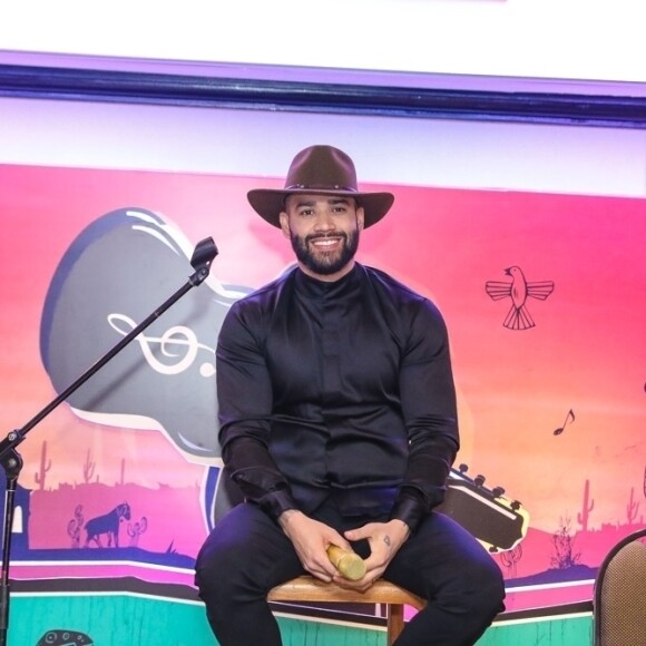 Mulher afirmou que ficou revoltada com a campanha política de Gusttavo Lima