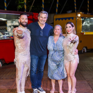 Edson Celulari também levou à mãe a circo no Rio de Janeiro